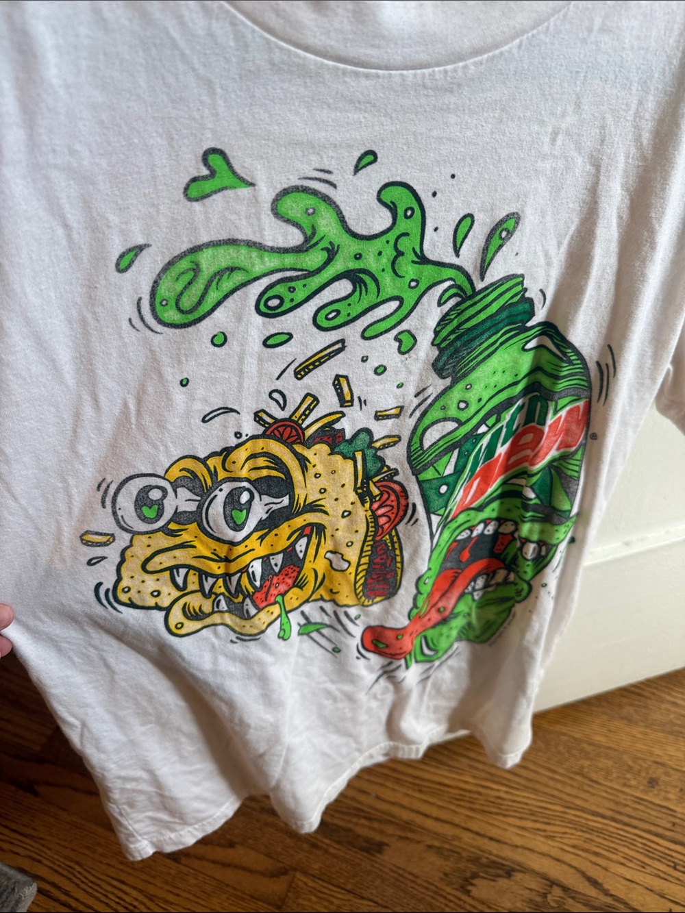 Vintage White T-Shirt with Green & Yellow Cartoon Splash Graphic Y2K Hollister